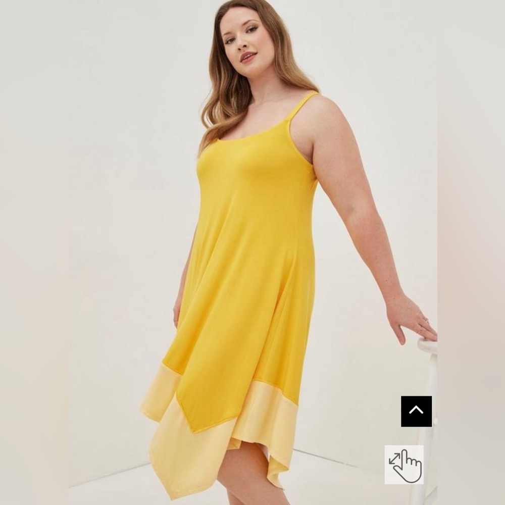 Torrid size 6 Yellow Hanky Hem skater dress